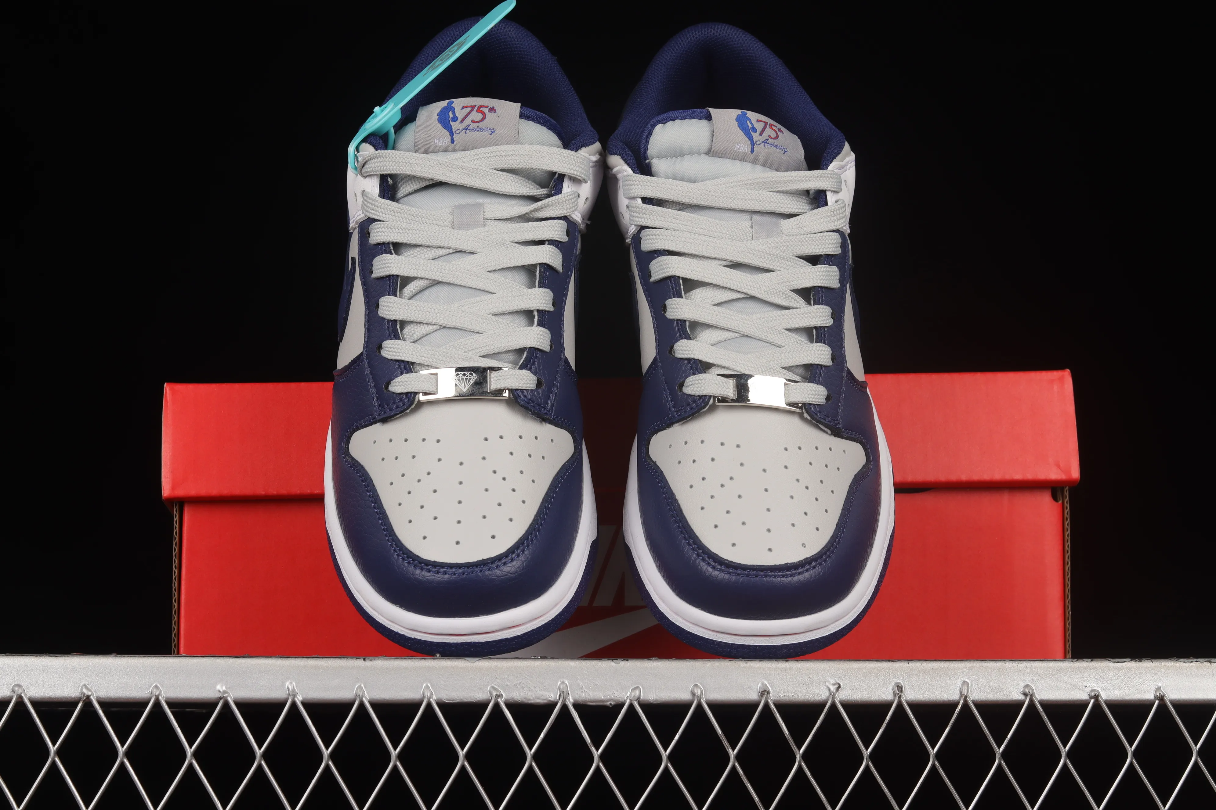 All categories Nk SB Dunk series Nk SB Dunk Low low-top sneakers F version special price Nk Dunk Low "Brooklyn Nets" NBA 75th anniversary Brooklyn Nets low-top sports and leisure sneakers DD3363-001